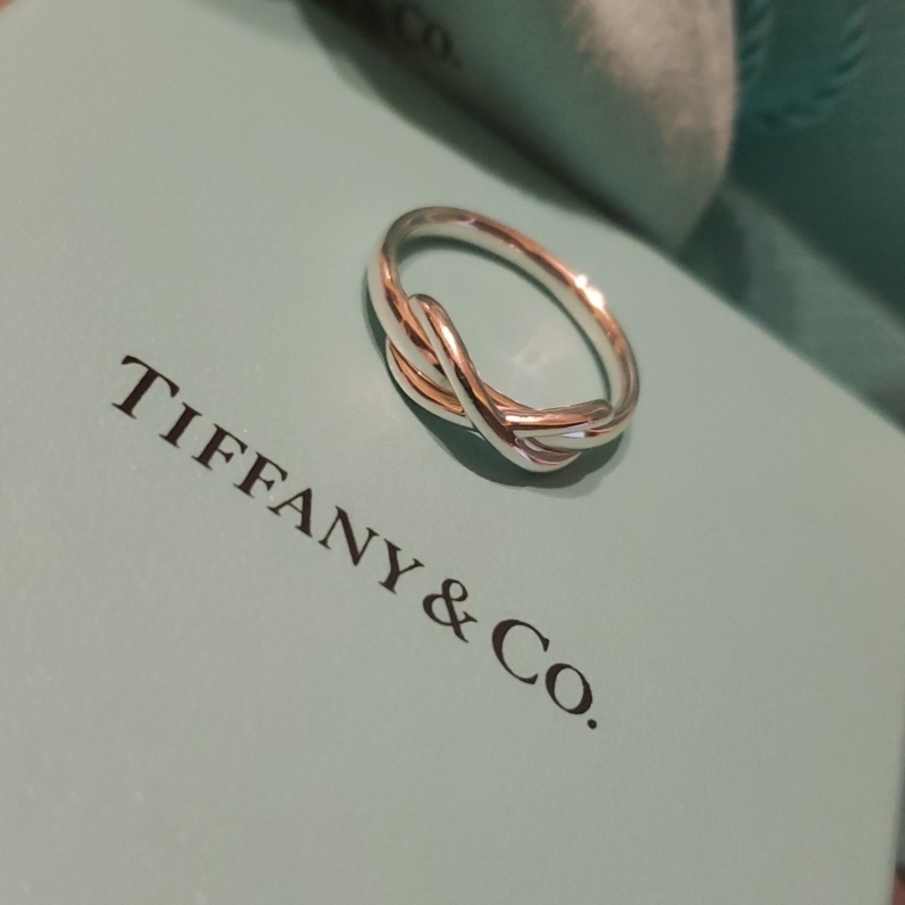 Tiffany&Co Infinity ring 7 1/2